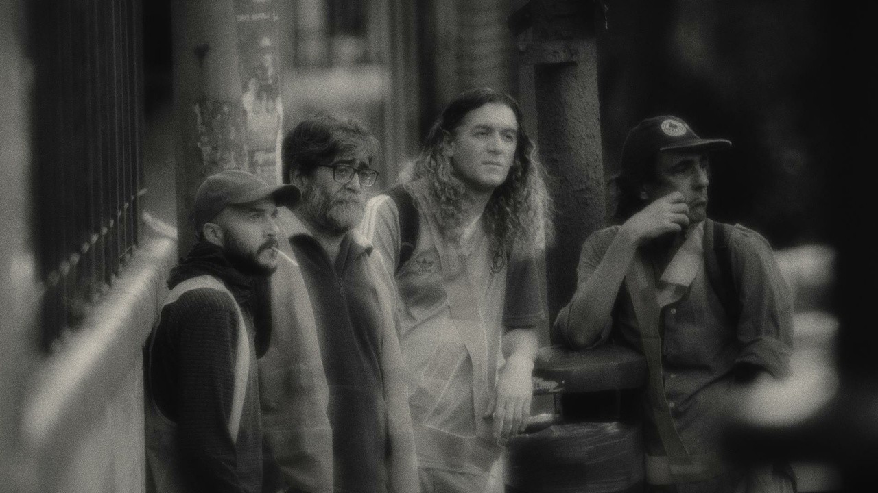 Image du film The Night is Fading Away