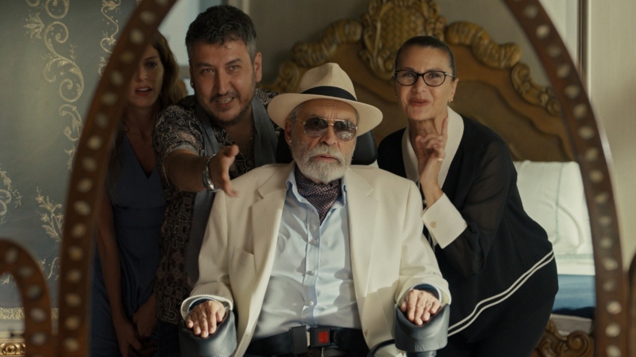 Image du film Soyut Disavurumcu Bir Dostlugun Anatomisi Veyahut Yan Yana