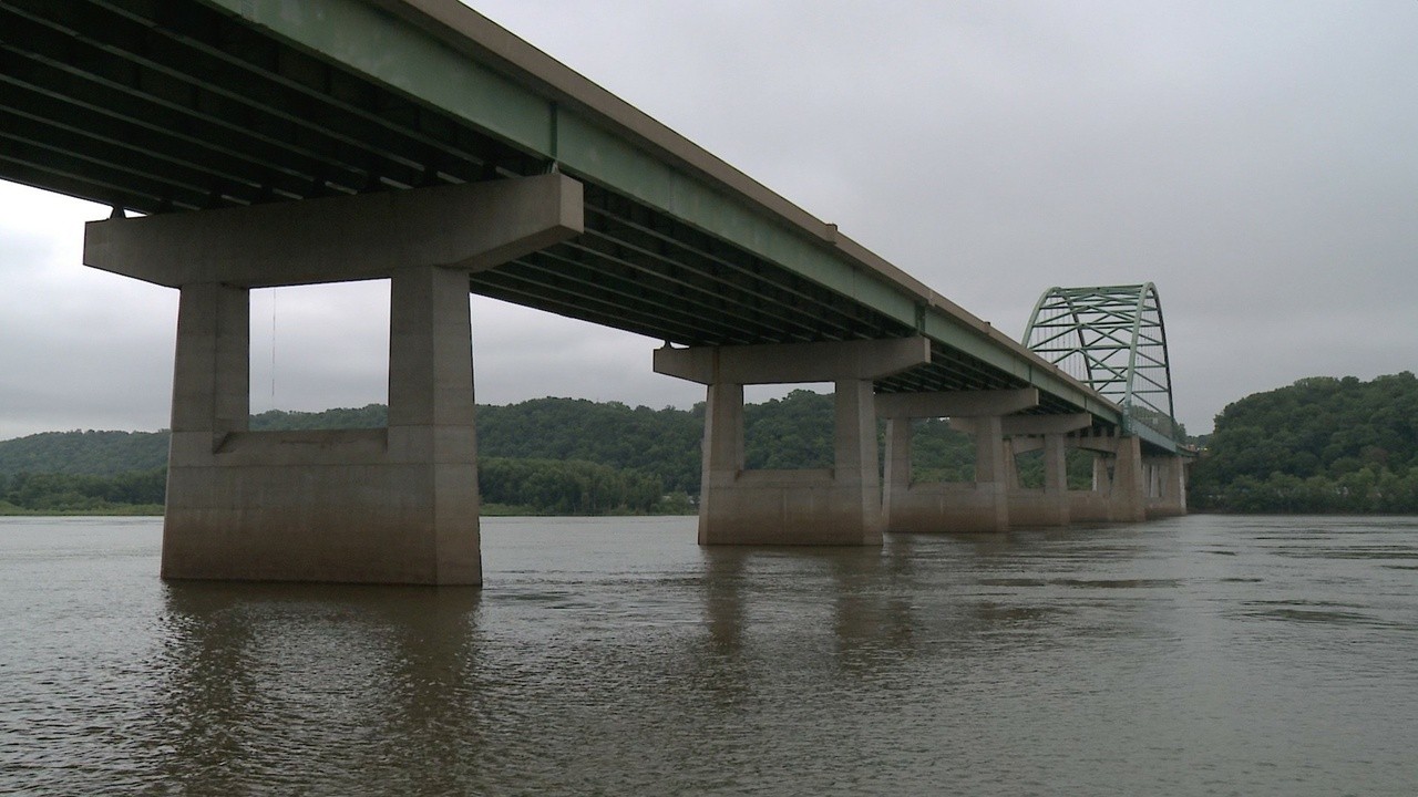 Image du film EIGHT BRIDGES