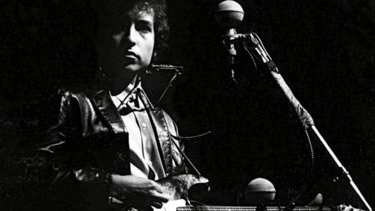 The Other Side of the Mirror: Bob Dylan at the Newport Folk Festival