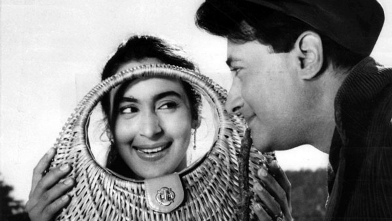 Tere Ghar Ke Samne
