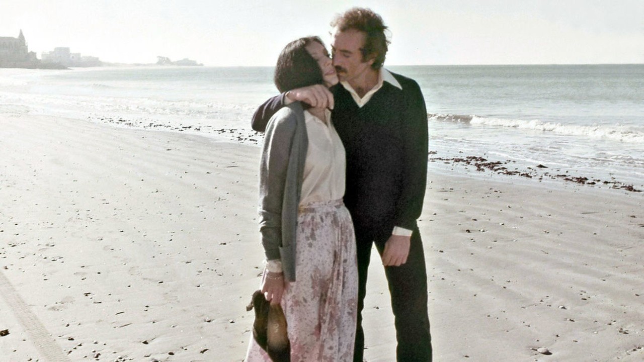 Intercambio de parejas frente al mar