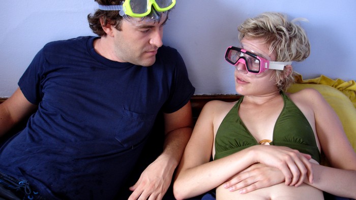 Hannah Sobe as Escadas