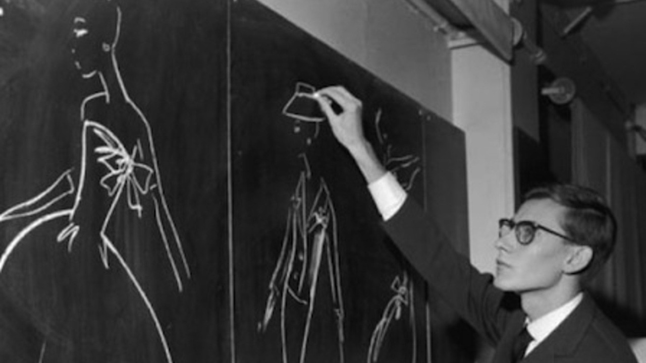 Yves Saint Laurent: 5 avenue Marceau 75116 Paris
