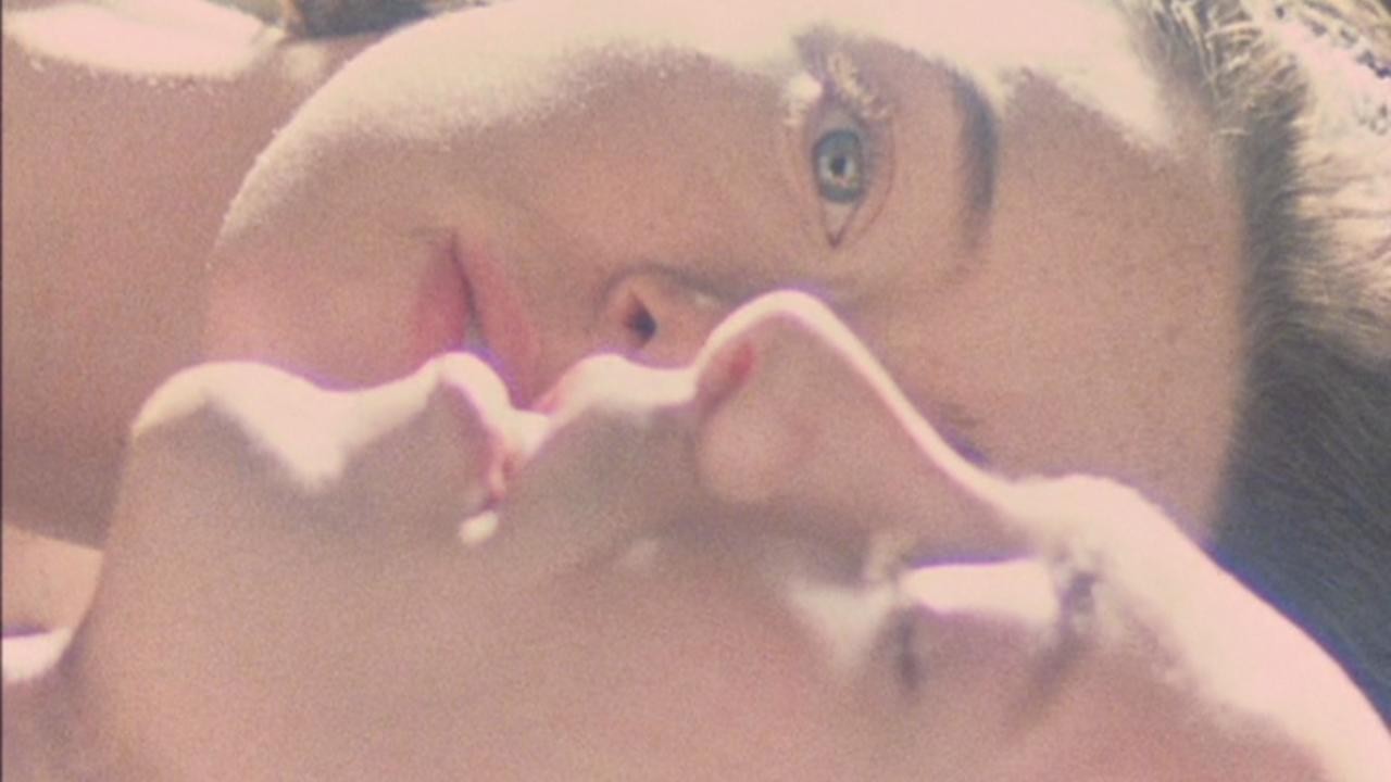 Image du film Kissed
