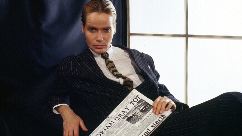 Dorian Gray in the Mirror of the Yellow Press