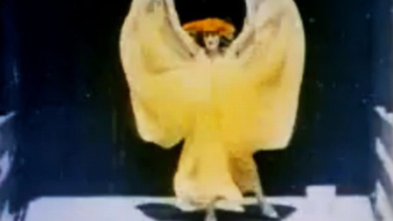 Annabelle Serpentine Dance