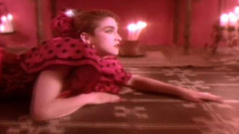 Madonna: La Isla Bonita [MV]
