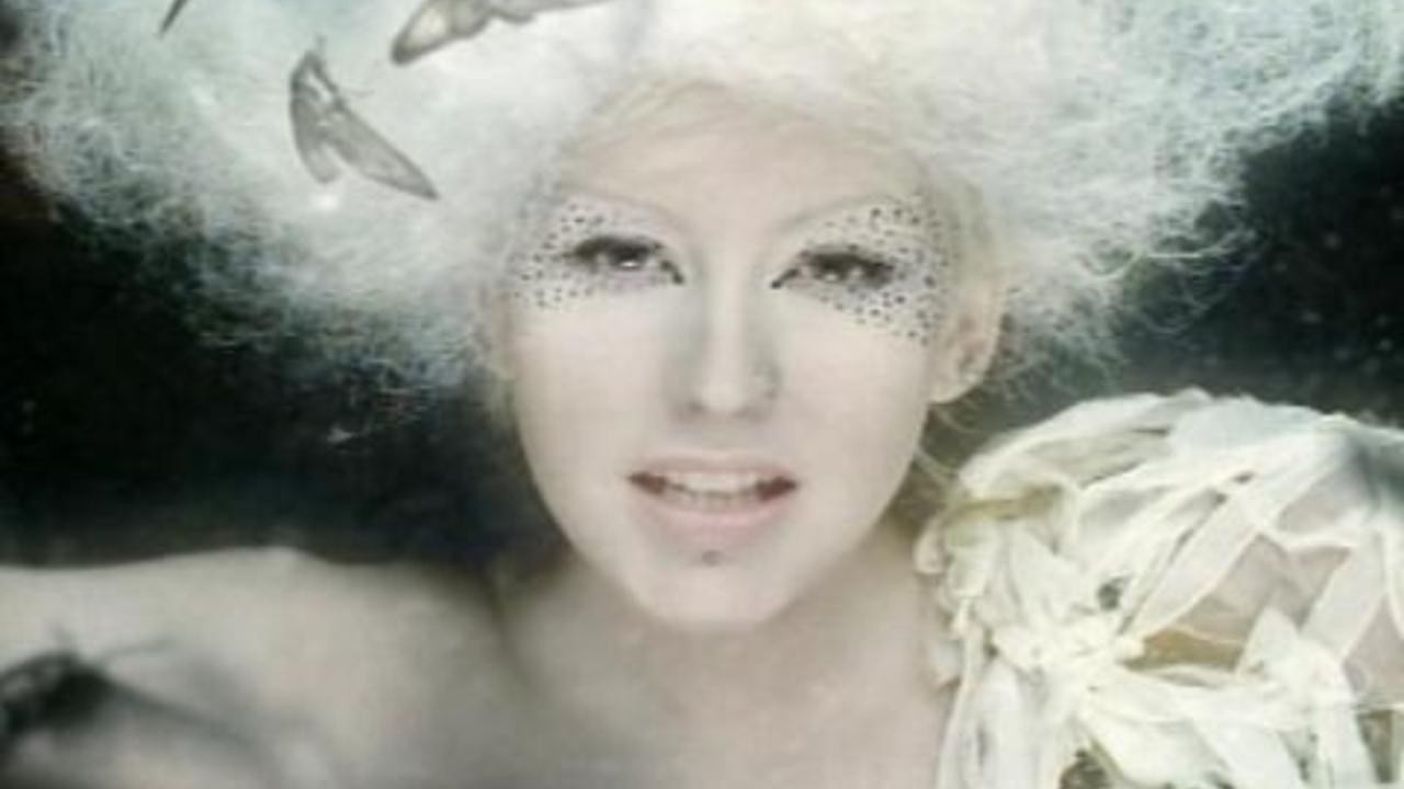 Christina Aguilera: Fighter [MV]