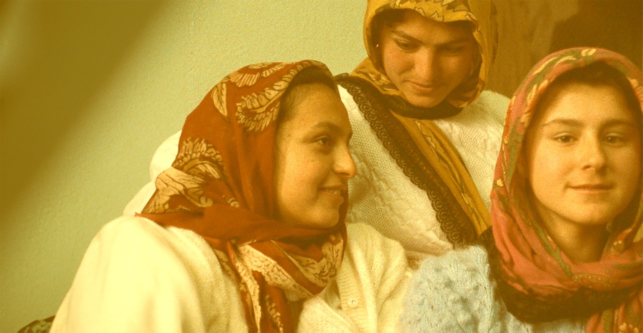 TÜRKISCH-DEUTSCHE GESCHICHTEN: SERAP BERRAKKARASU IN EINER DOPPELVORSTELLUNG
