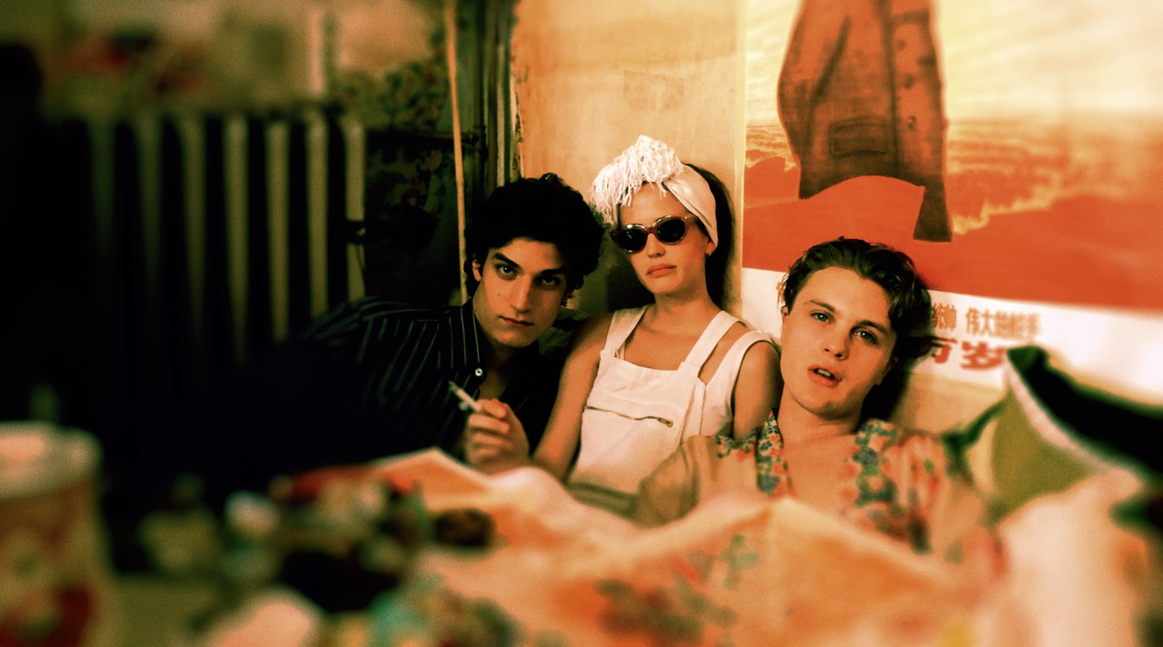REBOBINE PARA OS ANOS 2000