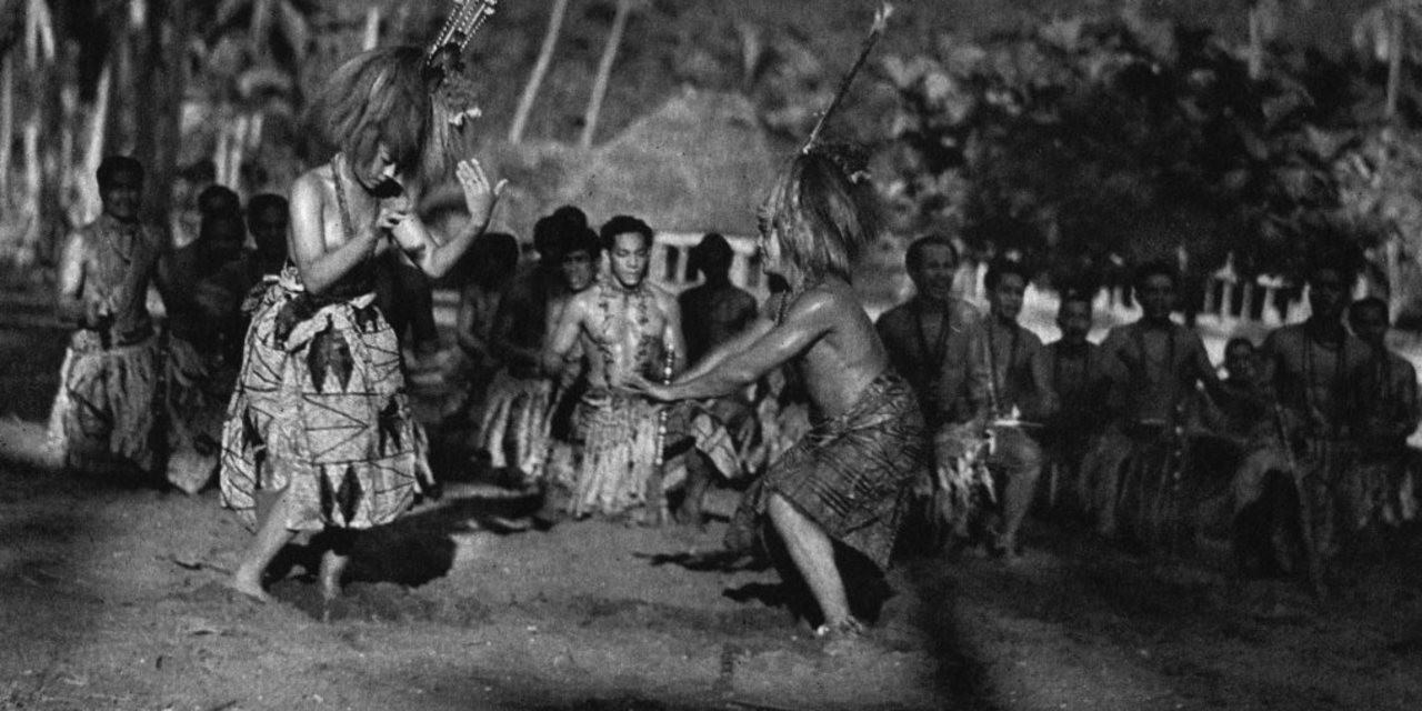 The Beautiful Lies Of Robert J Flaherty S Moana With Sound On Notebook Mubi